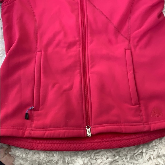 Nike ACG warm jacket. - Picture 3 of 8